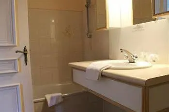 Logis Le Blason De Provence 3*