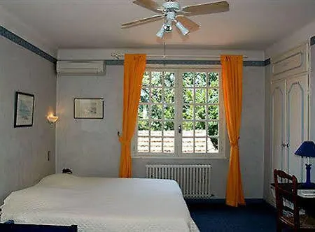Logis Le Blason De Provence Szálloda 3*